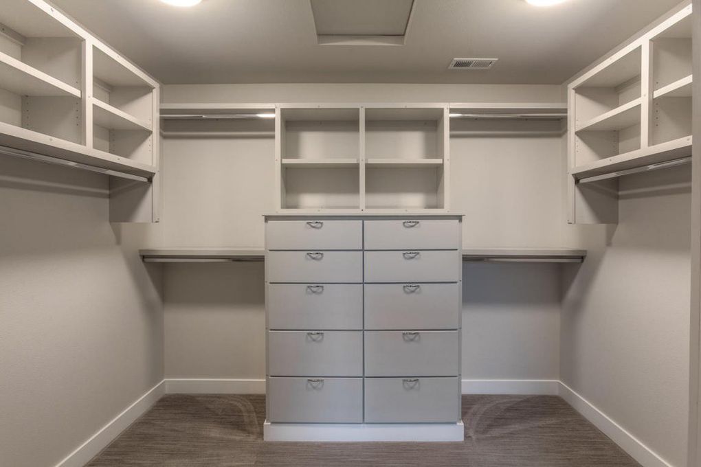 Custom Closet Design